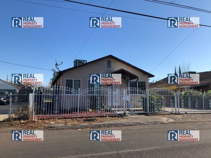 Primary Photo - 352 S Oro Ave