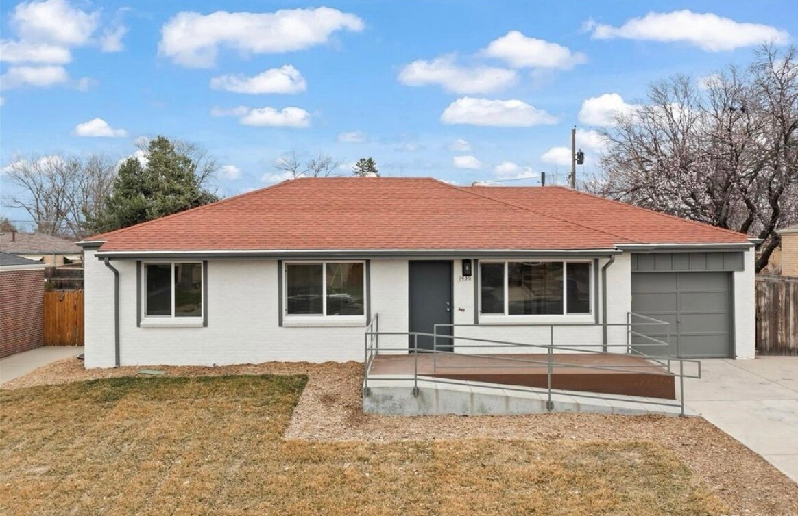 Foto principal - 1436 S Yates St