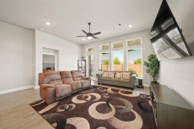Foto del edificio - 1735 Harvest Lake Dr