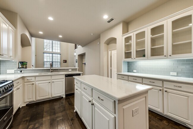 Building Photo - Beautiful townhouse in Richardson!