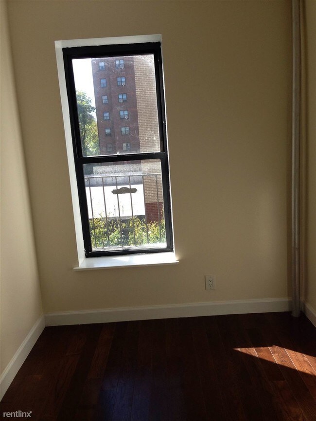 Building Photo - 2 br, 1 bath  - 94 E 111th St