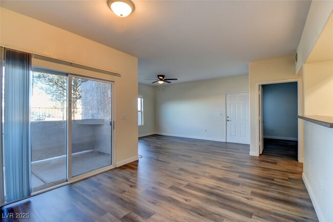 Foto del edificio - 7255 W Sunset Rd