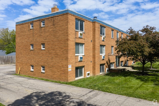 Building Photo - Fulton Flats North