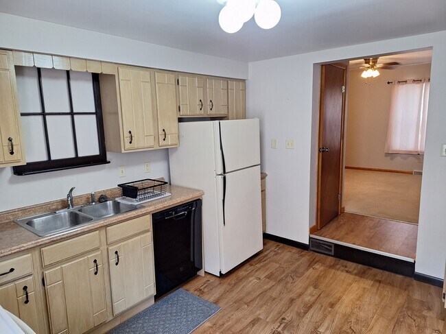 Kitchen - 220 Central Ave