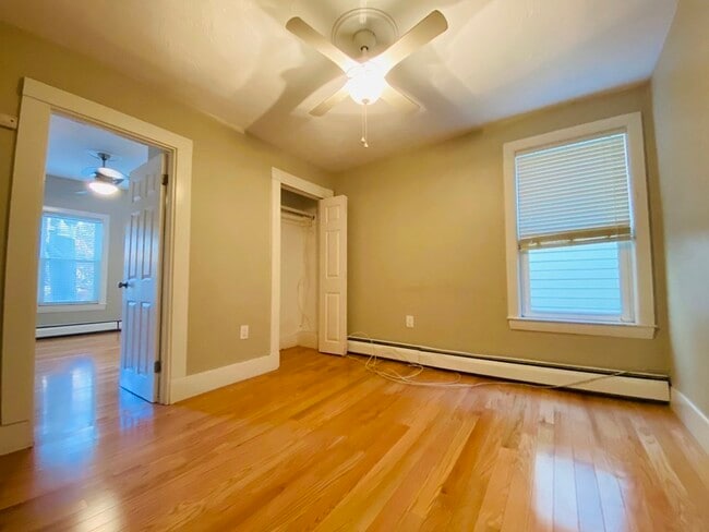 Building Photo - 84 Willow St