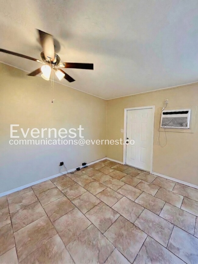 Building Photo - 2925 N 46th St
