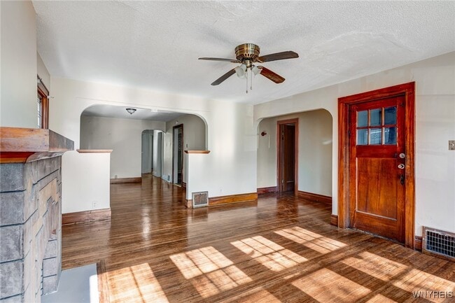 Building Photo - 27 East End Ave