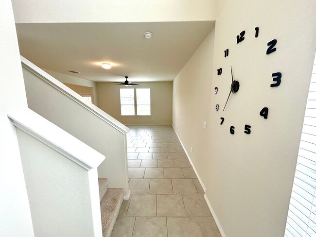 Foto del edificio - *COMING SOON* Sophisticated Two-Story Home with Versatile Loft Space!