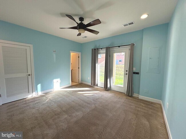 Foto del edificio - 3697 Ambrose Hills Rd