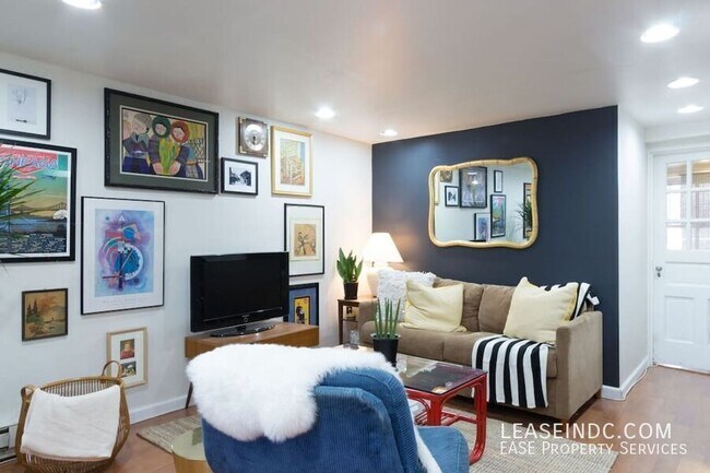 Foto del edificio - 3511 Center St NW