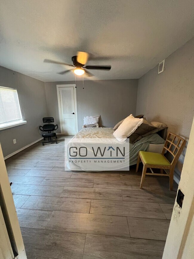 Foto del edificio - 3 Bed/ 2 Bath House W/ Large Lot