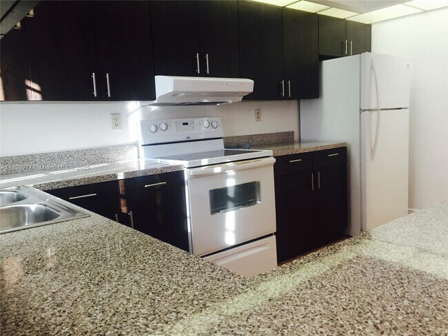 Foto del edificio - 8205 SW 23rd Ct