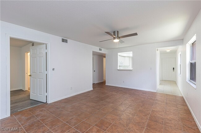 Building Photo - 26658 Little John Ct