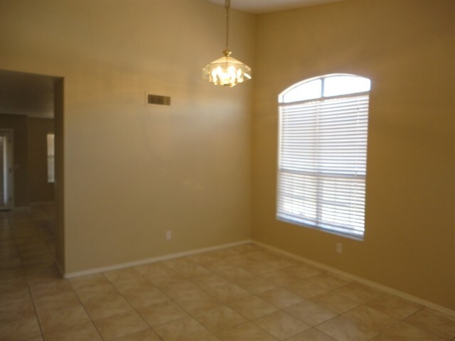 Building Photo - 4056 E Arbor Avenue