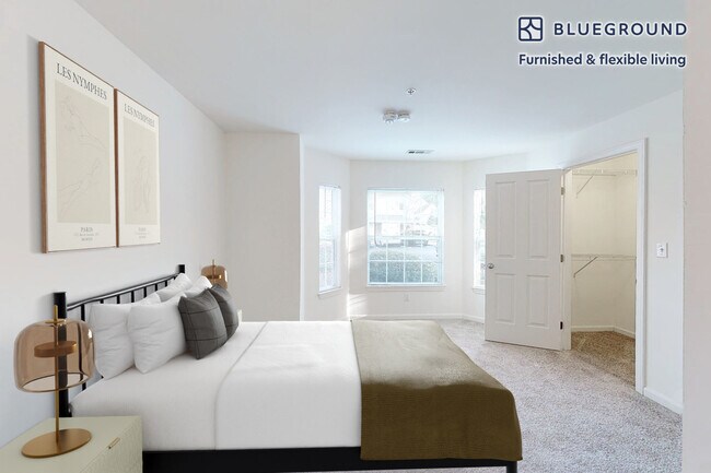 Foto del edificio - 200 Avalon Dr