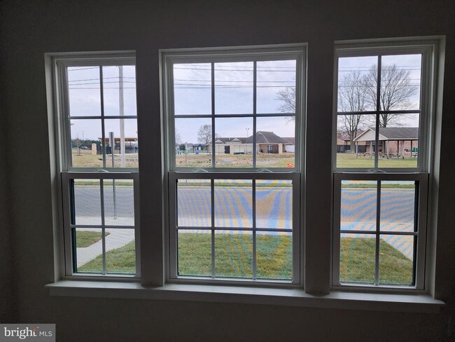 Building Photo - 321 E Cochran St