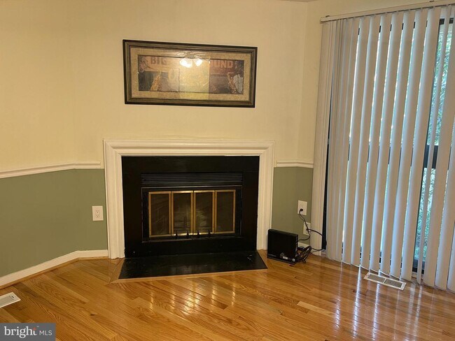 Building Photo - 9731 Hellingly Pl