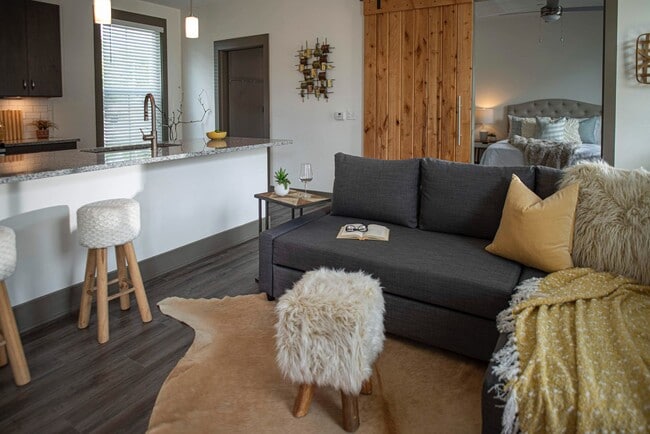 Interior Photo - The Central on Orange Lake Apartments in D...