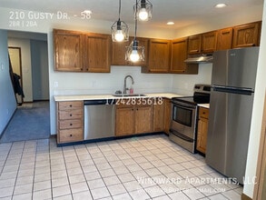 Building Photo - 210 Gusty Dr