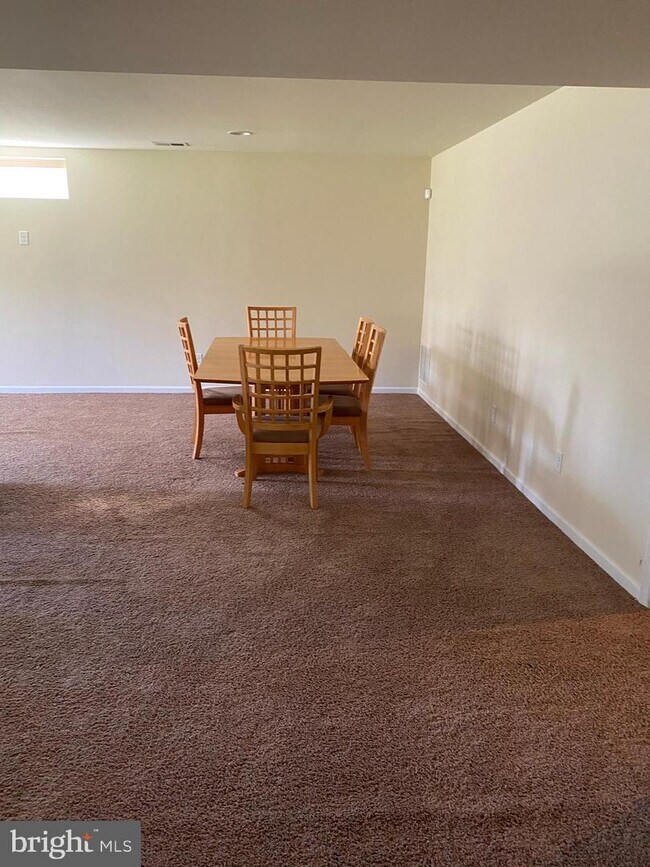 Building Photo - 12849 Glen Forest Ct