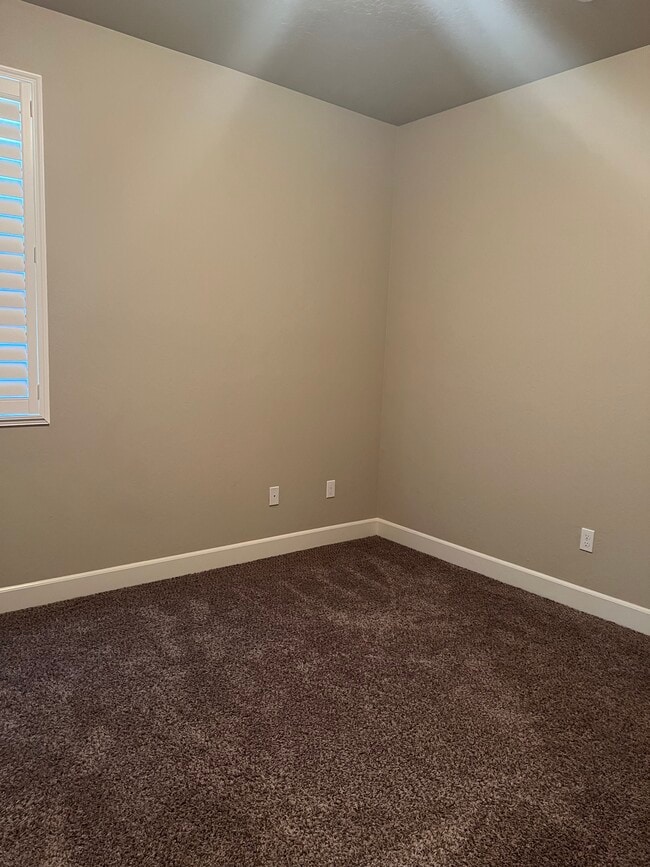 Building Photo - 1082 W Quail Rock Way