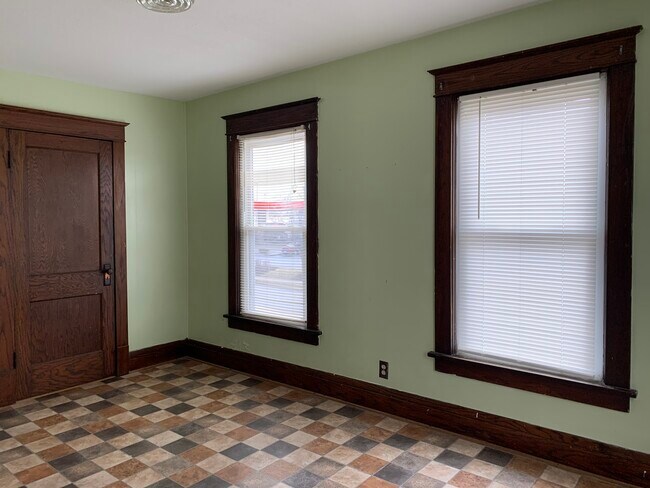Building Photo - 165 S Washington Ave