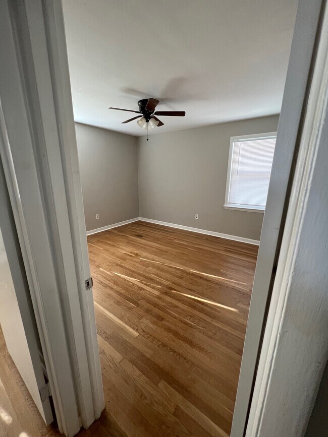 Building Photo - 1140 Shuford Ave