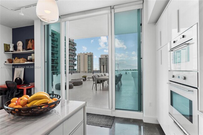 Foto del edificio - 350 NE 24th St