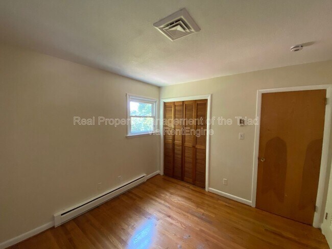 Foto del edificio - 926 Hilltop Blvd