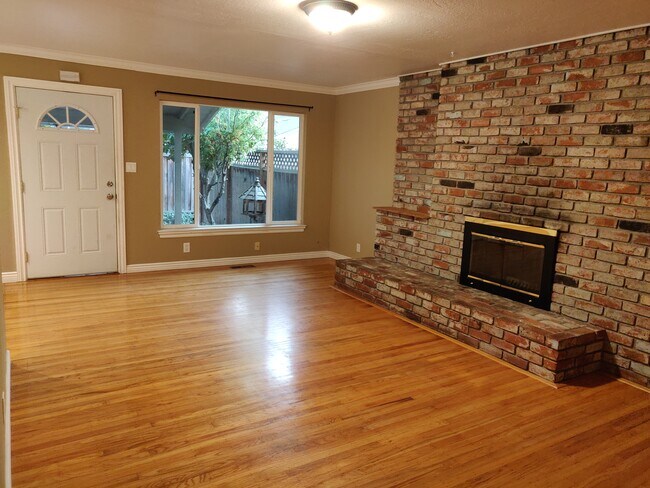 Foto del edificio - 1743 S Springer Rd