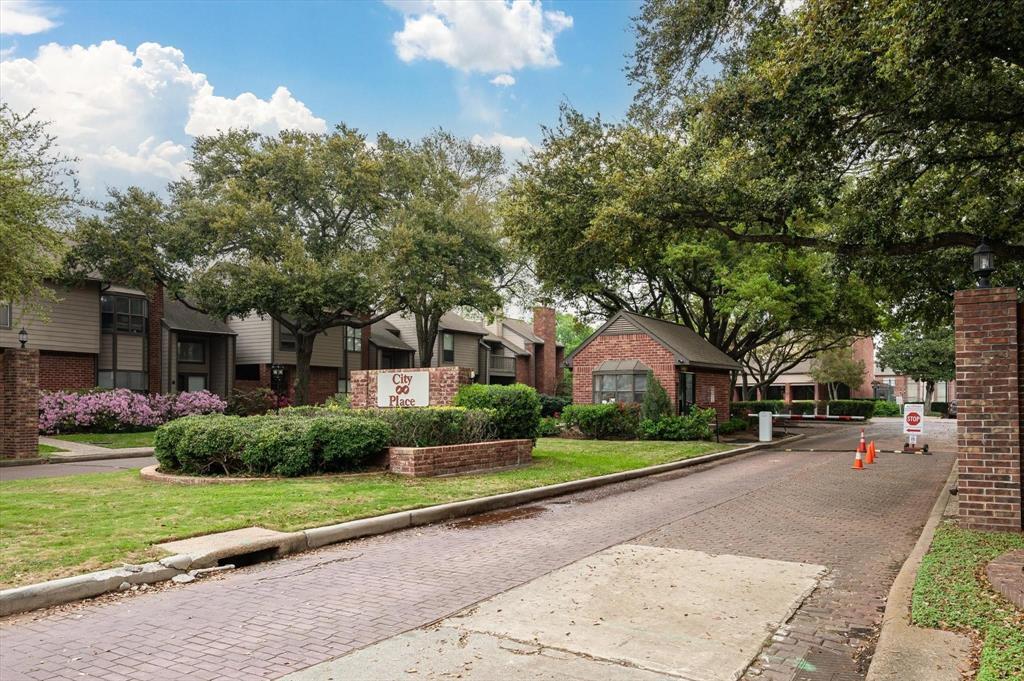 Foto principal - 7447 Cambridge St