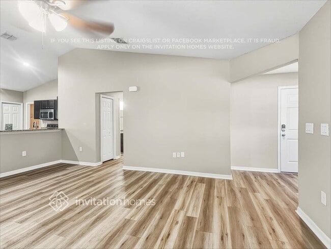 Building Photo - 5120 33rd Ave E