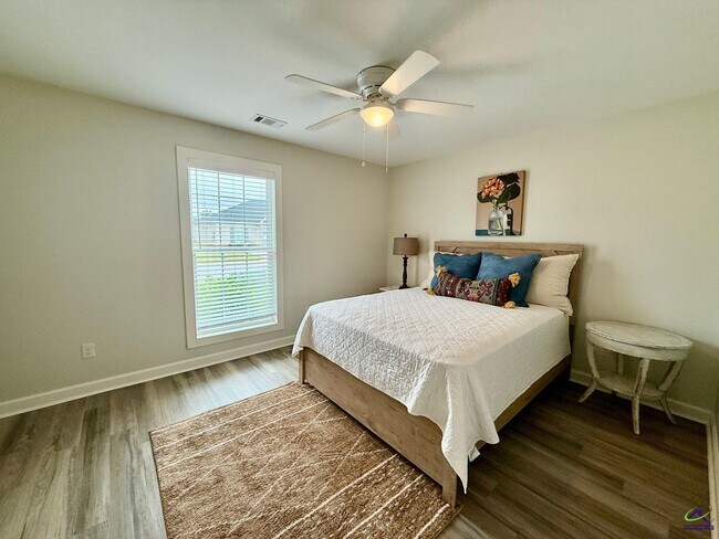 Building Photo - 116 Webster Wy