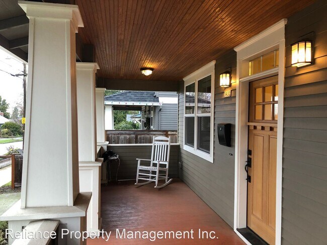 Building Photo - 3 br, 3 bath House - 3932 NE 66th Ave.