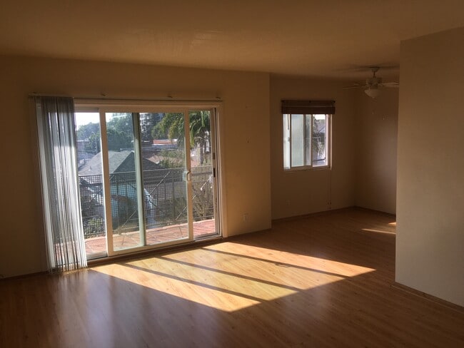 Private sunset Balcony Ocean View - 2721 2nd St