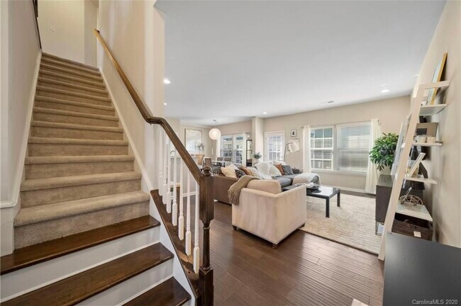 Building Photo - 3427 Hornets Nest Way