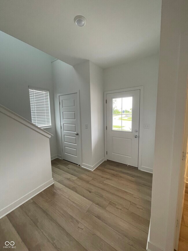 Foto del edificio - 1717 Woods Edge Dr