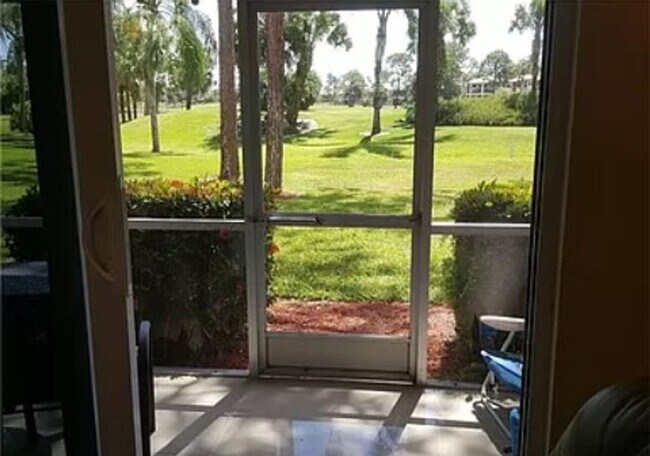 Foto del edificio - ***NORTH NAPLES***FIRST FLOOR*** 2 BEDS/2 ...