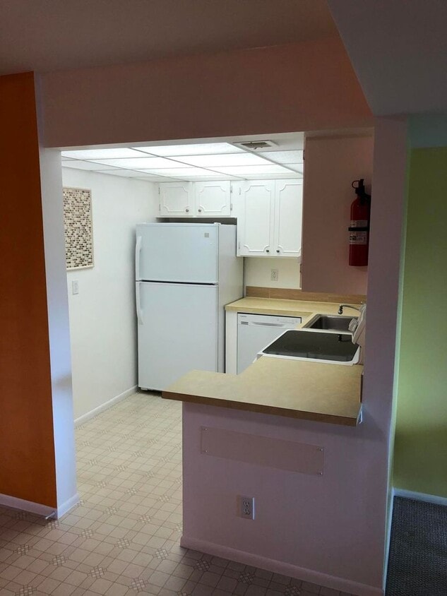 Primary Photo - 460 NW 20th St