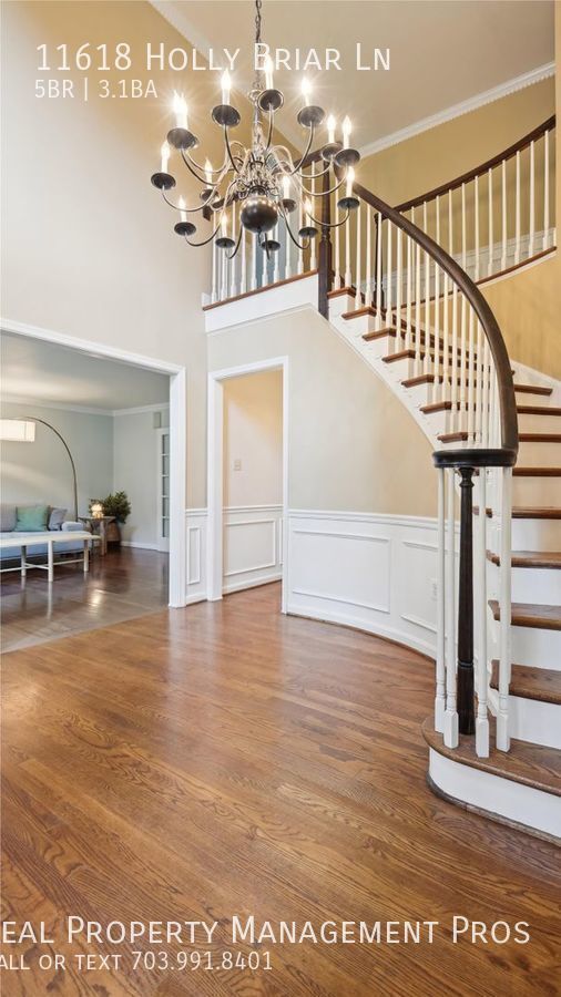 Building Photo - Stunning, Spacious Home- Backs to Parkland!