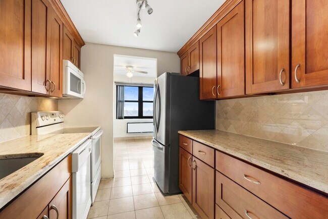 Foto del edificio - 7855 Boulevard E