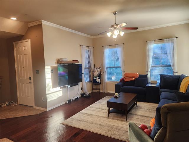 Foto del edificio - 5328 Locust Dr