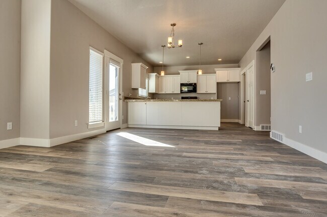 Building Photo - 1680 E Aspen Summit Dr