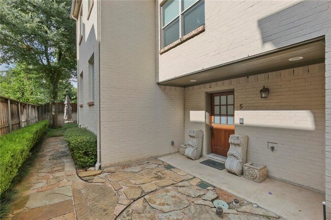 Building Photo - 3414 McFarlin Blvd
