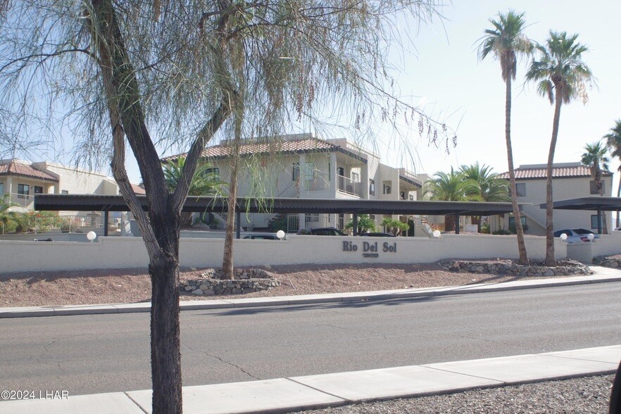 Foto principal - 1989 Mesquite Ave