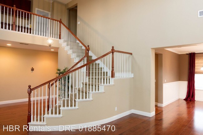 Building Photo - 4 br, 3 bath House - 503 Cancion Court