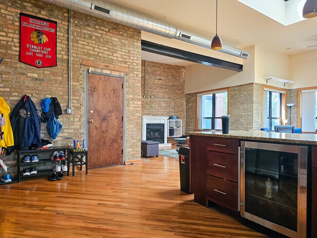 Building Photo - 2649 N Washtenaw Ave