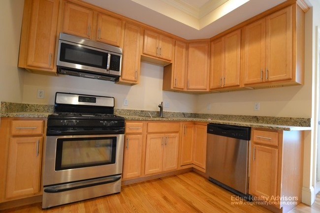 Photo - 25 Lothrop St Apartment