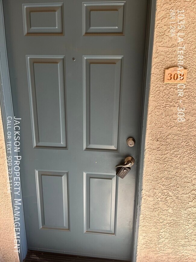 Foto del edificio - 1035 La Terraza Cir