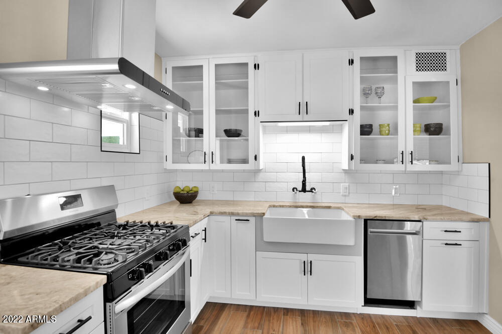 Primary Photo - 1841 E Crittenden Ln
